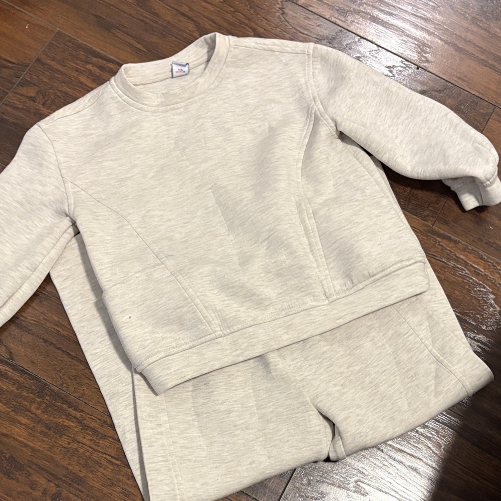 Old Navy Crewneck Sweatshirt & Pant Set - Light Heather Beige size 5T